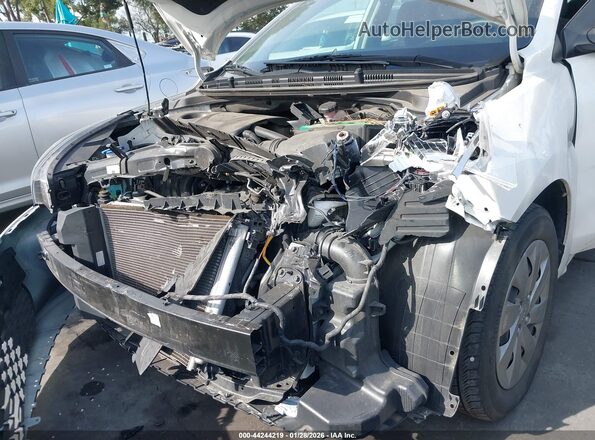3KPA24AB3KE205540 2019 KIA RIO Белый Вид спереди