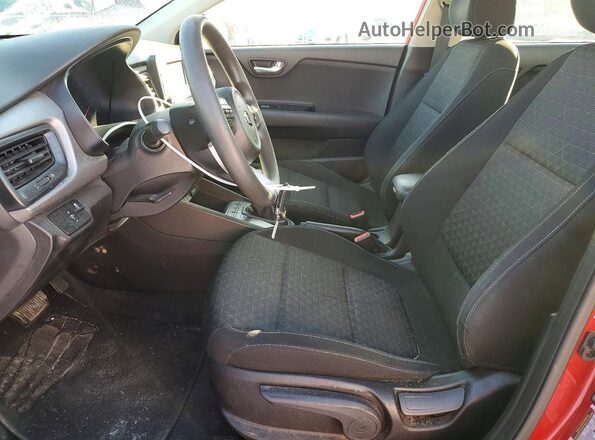 3KPA24AB5JE062668 2018 KIA RIO Красный Вид салона спереди