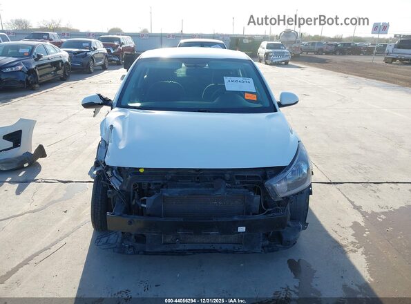 3KPA24AD0PE567799 2023 KIA RIO Белый Вид задней части салона