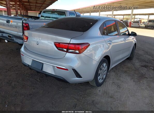 3KPA24AD2PE615805 2023 KIA RIO Серебряный Задняя правая четверть
