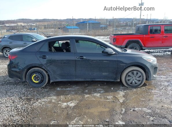 3KPA24AD4LE335541 2020 KIA RIO Черный Вид задней части салона