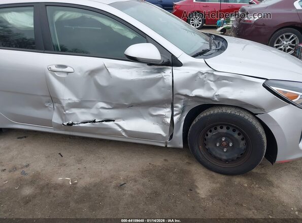 3KPA24AD6LE286293 2020 KIA RIO Серебряный Вид спереди