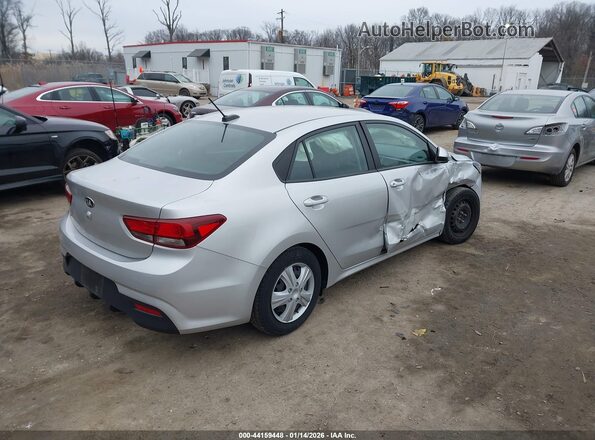 3KPA24AD6LE286293 2020 KIA RIO Серебряный Задняя правая четверть