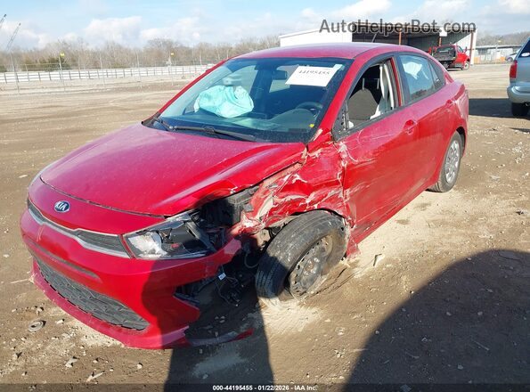 3KPA24AD9ME370786 2021 KIA RIO Красный Передняя левая четверть