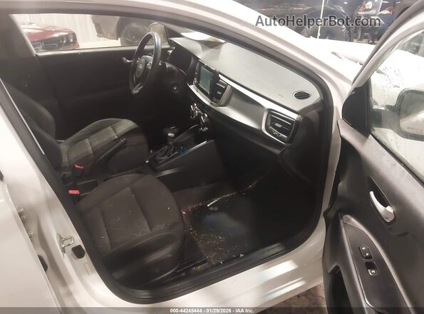 3KPA24ADXLE321322 2020 KIA RIO Белый Вид салона спереди