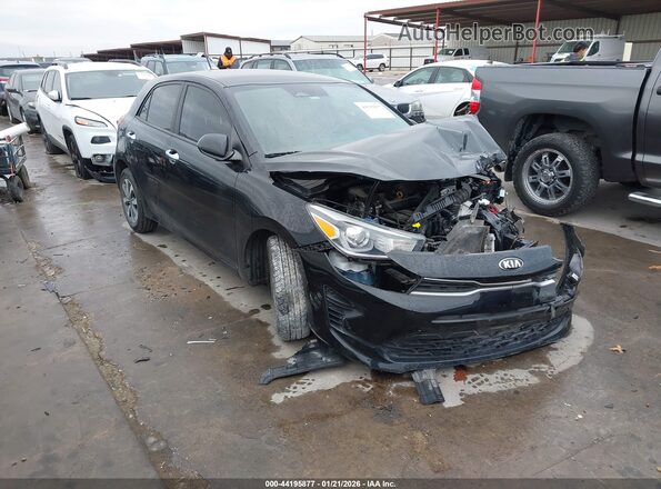 3KPA25AD0ME383948 2021 KIA RIO 5-DOOR Черный Передняя правая четверть