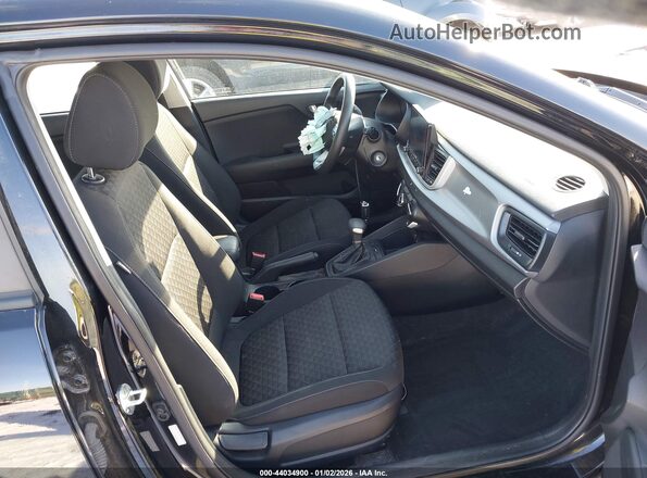3KPA25AD1PE545980 2023 KIA RIO 5-DOOR Black Widok wnętrza z przodu