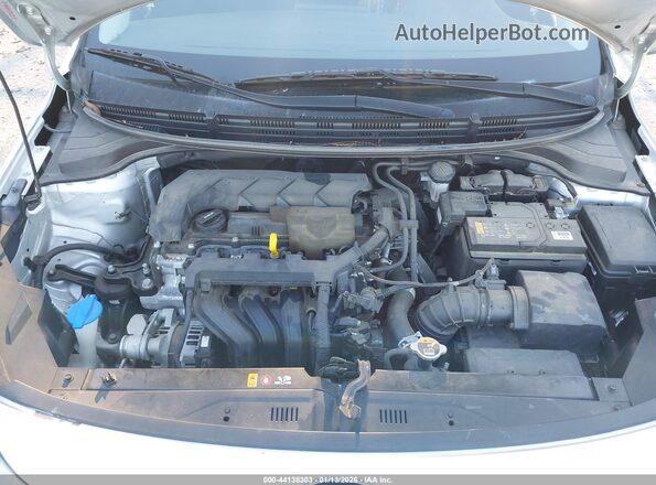 3KPA25AD2LE352683 2020 KIA RIO 5-DOOR Silver Widok z tyłu