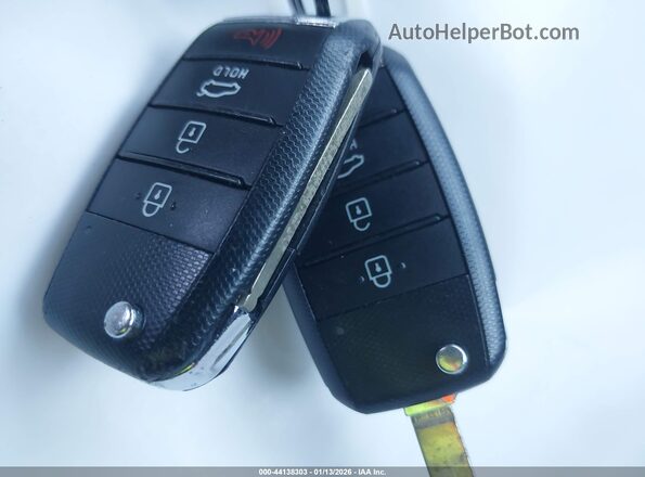 3KPA25AD2LE352683 2020 KIA RIO 5-DOOR Silver Widok deski rozdzielczej