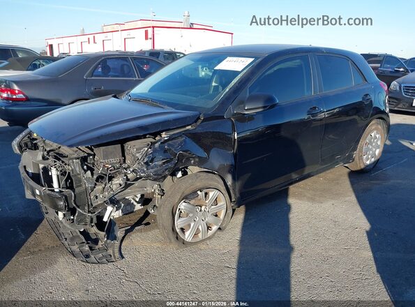 3KPA25AD2ME402354 2021 KIA RIO 5-DOOR Черный Передняя левая четверть
