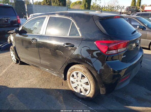 3KPA25AD2ME402354 2021 KIA RIO 5-DOOR Черный Задняя левая четверть