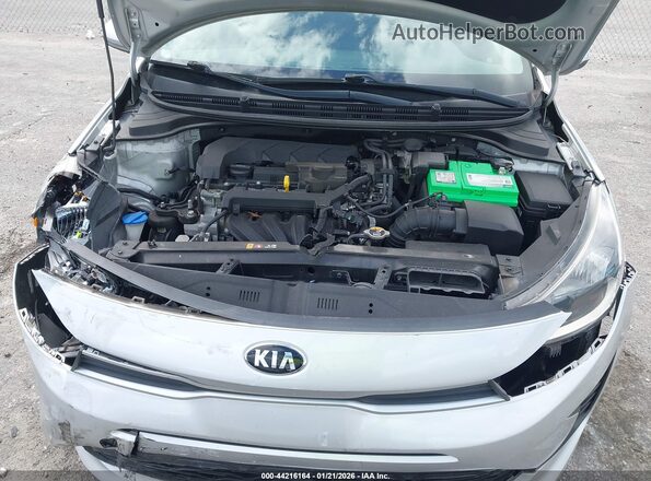 3KPA25AD8ME433267 2021 KIA RIO 5-DOOR Серебряный Вид сзади