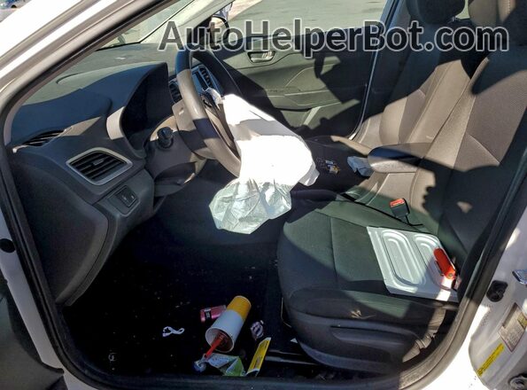 3KPC24A60NE166454 2022 HYUNDAI ACCENT Белый Вид салона спереди
