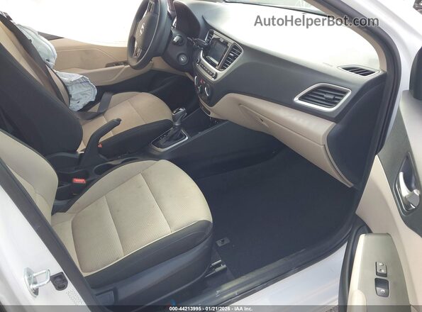 3KPC24A66NE183551 2022 HYUNDAI ACCENT Белый Вид салона спереди