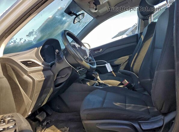 3KPC24A67ME129335 2021 HYUNDAI ACCENT Серебряный Вид салона спереди