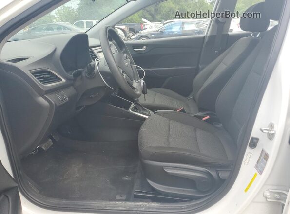 3KPC24A69LE108808 2020 HYUNDAI ACCENT Белый Вид салона спереди