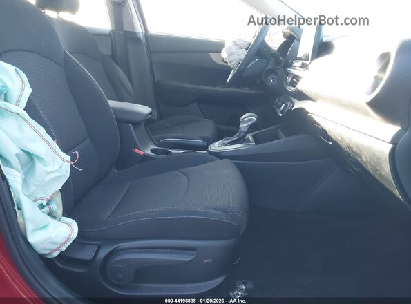 3KPF24AD4KE136090 2019 KIA FORTE Красный Вид салона спереди