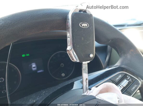 3KPF24AD4KE136090 2019 KIA FORTE Красный Вид панели приборов