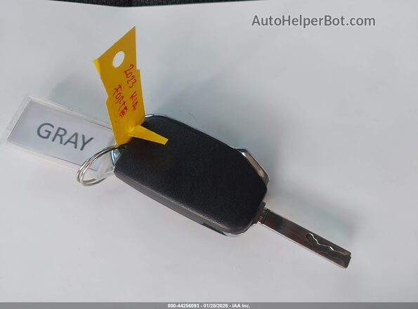 3KPF24AD5PE607302 2023 KIA FORTE Серебряный Вид панели приборов