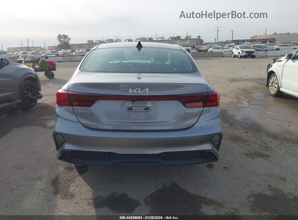 3KPF24AD5PE607302 2023 KIA FORTE Серебряный 