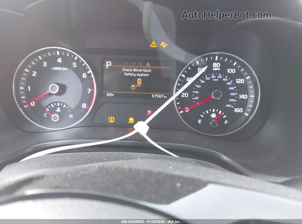 3KPF24AD5PE607302 2023 KIA FORTE Серебряный Вид задних сидений