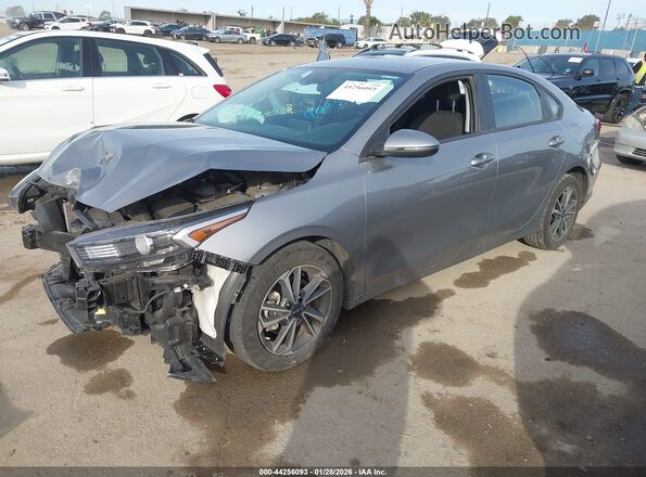 3KPF24AD5PE607302 2023 KIA FORTE Серебряный Передняя левая четверть