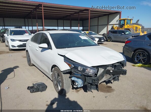 3KPF24AD6RE784802 2024 KIA FORTE Белый Передняя правая четверть
