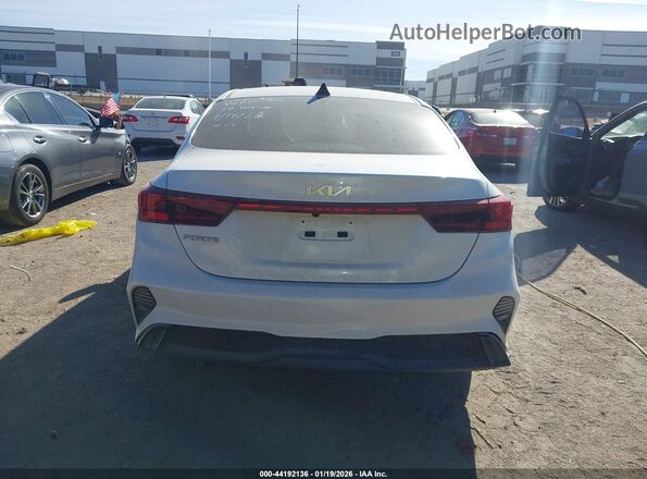 3KPF24AD6RE784802 2024 KIA FORTE Белый 