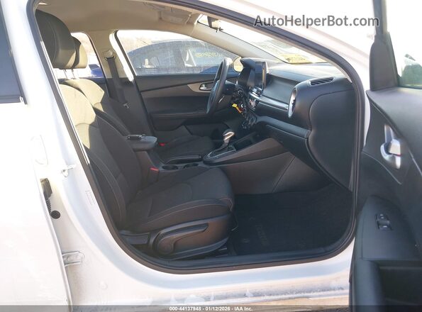 3KPF24AD8LE189666 2020 KIA FORTE Белый Вид салона спереди