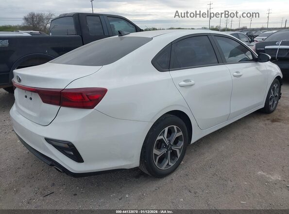 3KPF24AD9ME410130 2021 KIA FORTE Белый Задняя правая четверть