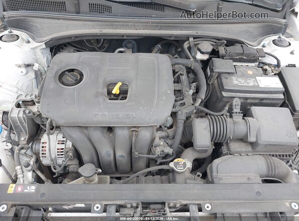 3KPF24AD9ME410130 2021 KIA FORTE Белый Вид сзади