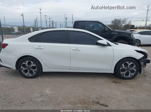 3KPF24AD9ME410130 2021 KIA FORTE Белый Панорамный вид салона 360°