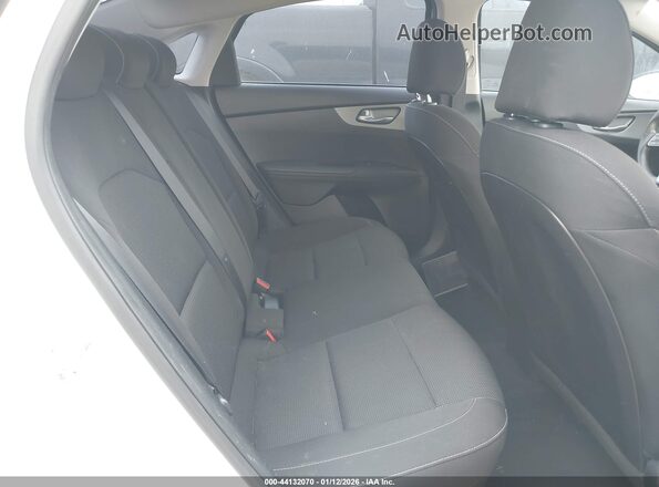3KPF24AD9ME410130 2021 KIA FORTE Белый Вид наклейки с VIN-кодом
