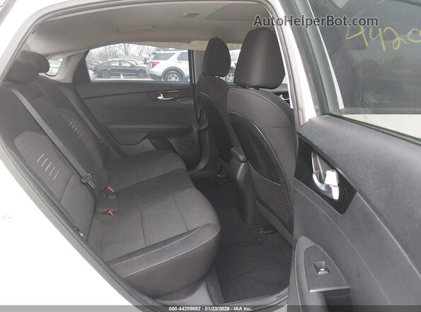 3KPF34AD7KE063696 2019 KIA FORTE Белый Вид наклейки с VIN-кодом