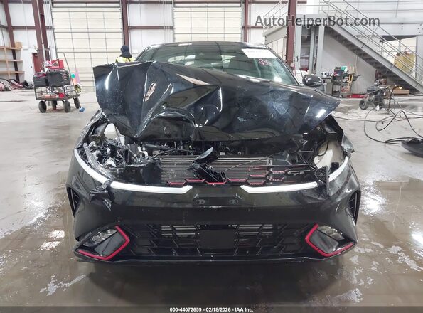 3KPF44ACXPE621696 2023 KIA FORTE Черный Вид панели приборов
