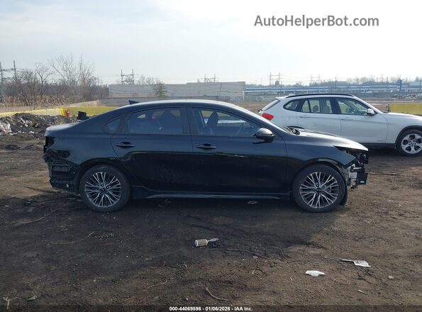 3KPF54AD2PE531223 2023 KIA FORTE Черный Вид задней части салона