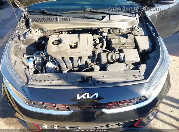 3KPF54AD4NE436546 2022 KIA FORTE Black უკანა ხედი