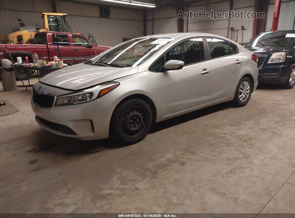 3KPFK4A71HE055471 2017 KIA FORTE Серебряный Передняя левая четверть