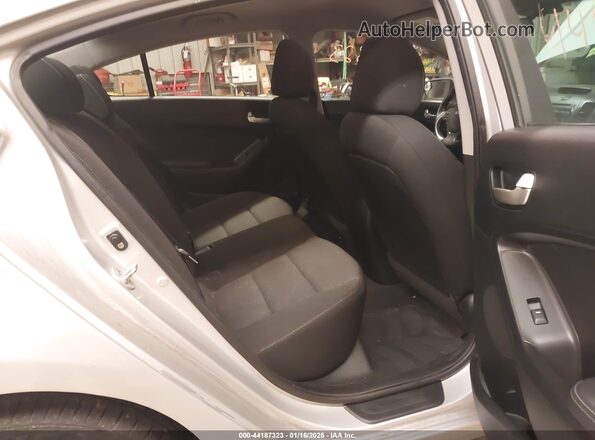 3KPFK4A71HE055471 2017 KIA FORTE Серебряный Вид наклейки с VIN-кодом