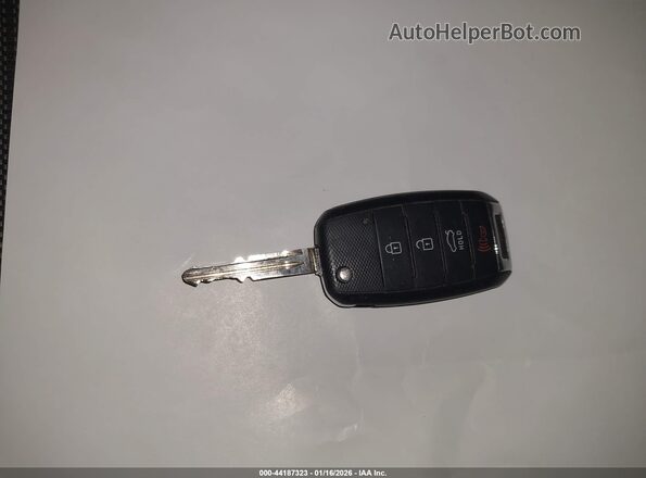 3KPFK4A71HE055471 2017 KIA FORTE Серебряный Вид панели приборов