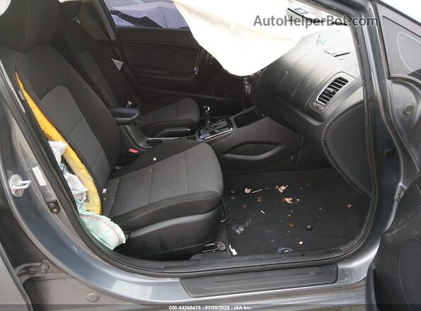 3KPFL4A72HE101547 2017 KIA FORTE Серый Вид салона спереди