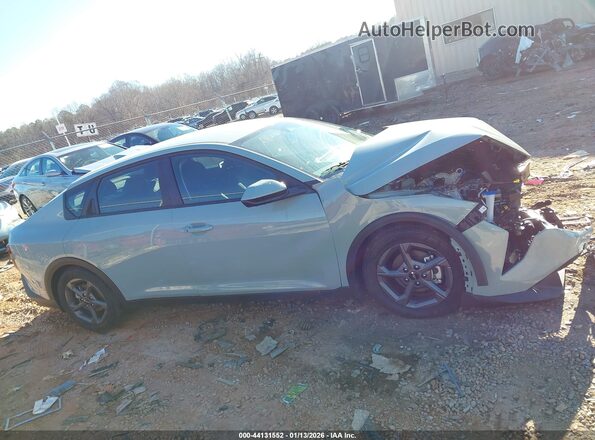 3KPFT4DE6SE200373 2025 KIA K4 Cream Вид задньої частини салону