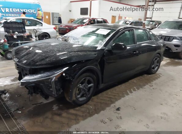 3KPFT4DEXSE017977 2025 KIA K4 Black Przód lewy
