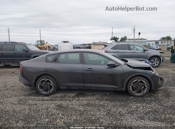 3KPFU4DE2SE003228 2025 KIA K4 Black Вид задньої частини салону
