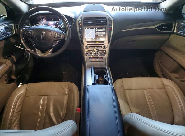 3LN6L5FC0JR615953 2018 LINCOLN MKZ Silver Widok deski rozdzielczej