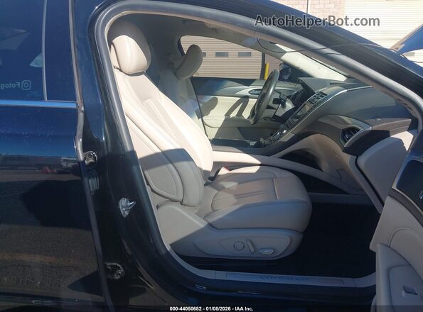 3LN6L5KU3JR625326 2018 LINCOLN MKZ HYBRID Черный Вид салона спереди