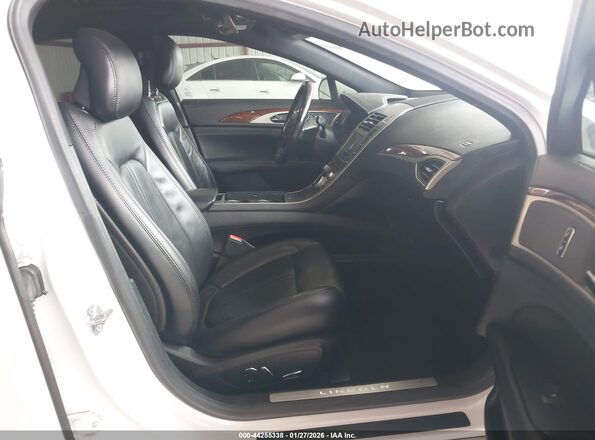 3LN6L5MU2HR601512 2017 LINCOLN MKZ HYBRID White Front interior view
