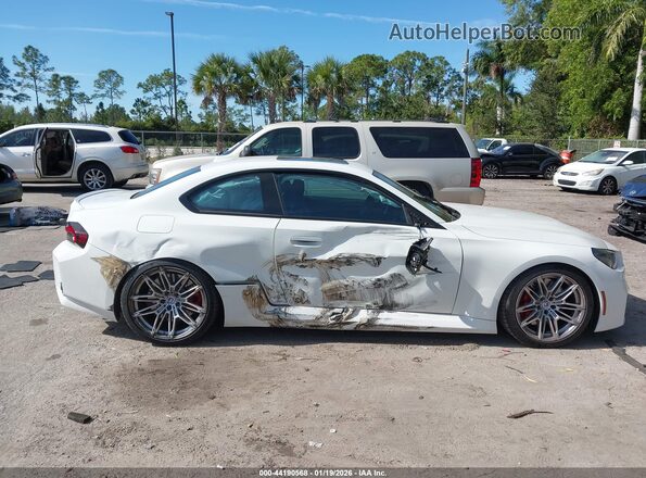 3MF23DM00S8F30671 2025 BMW M2 White Widok wnętrza z tyłu