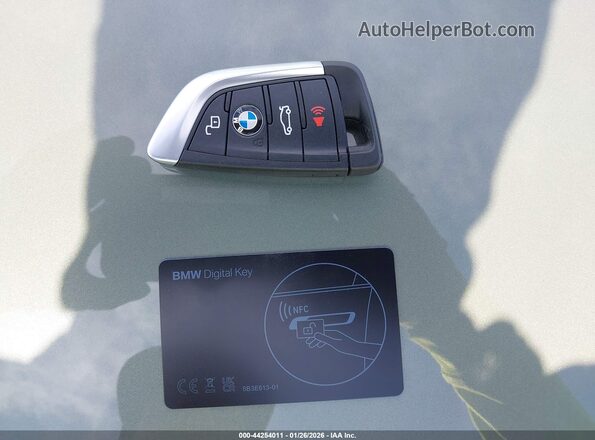 3MF23DM08S8F80816 2025 BMW M2 Gray Vista del salpicadero