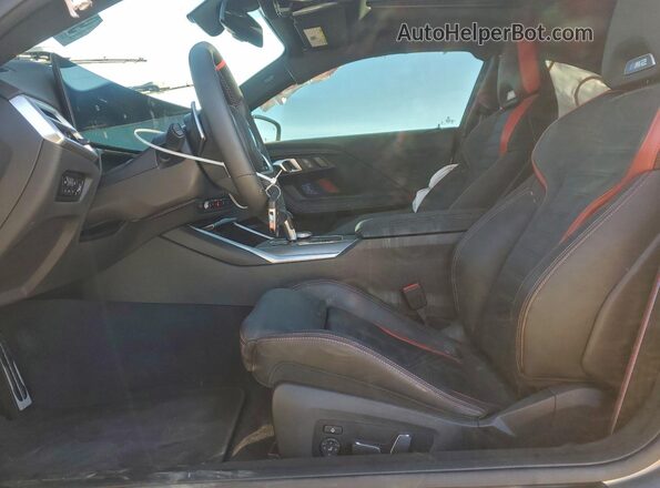 3MF23DM09S8F00780 2025 BMW M2 Silver Widok wnętrza z przodu